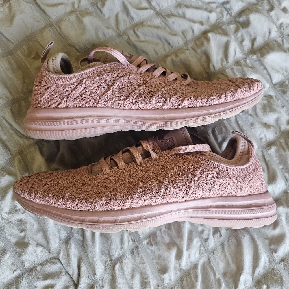 APL Techloom Phantom Women's Size 9 Running Shoes Pink